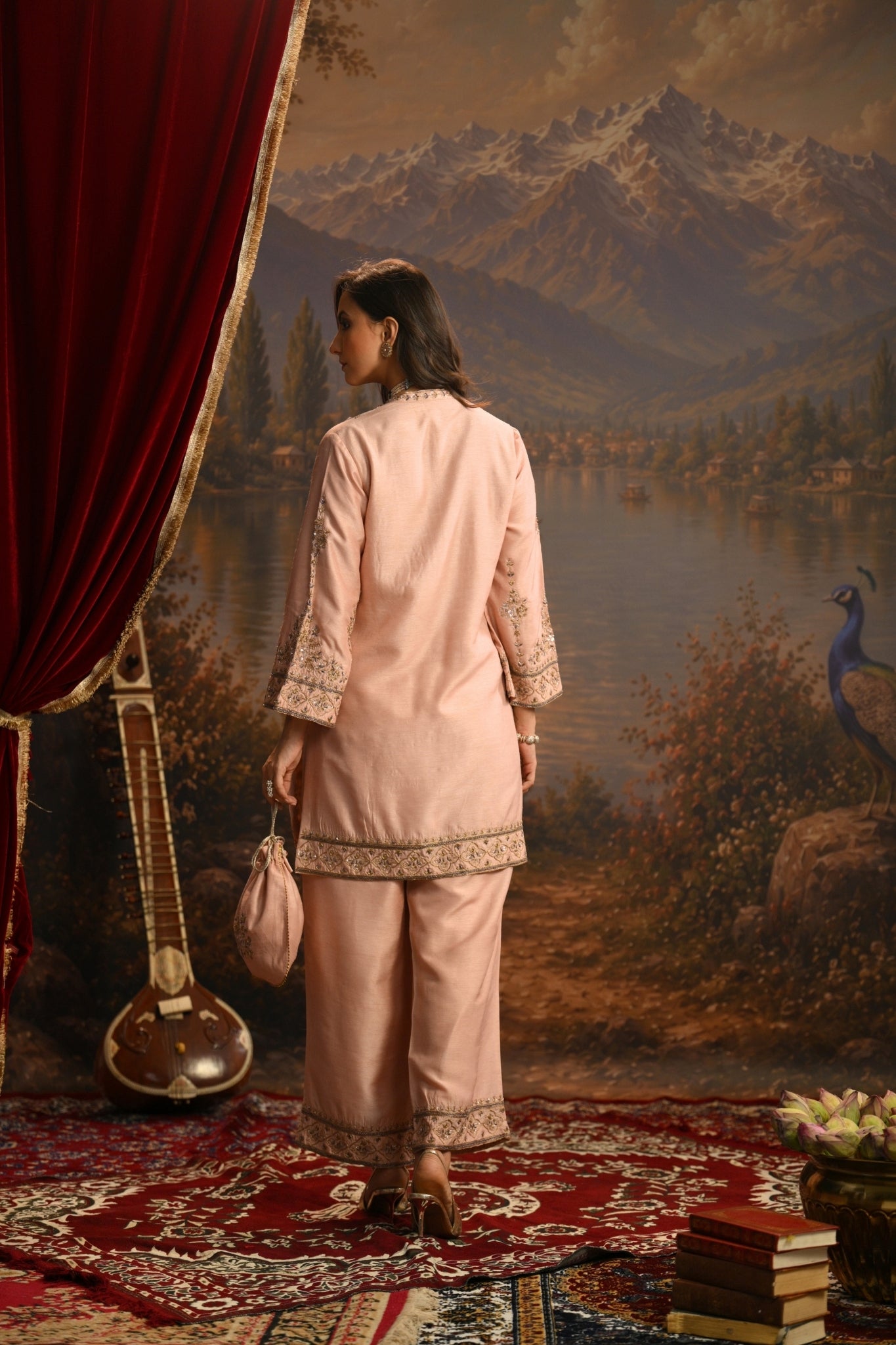 Pink Jharokha Mahal Embroidered Kurta Set Taroob