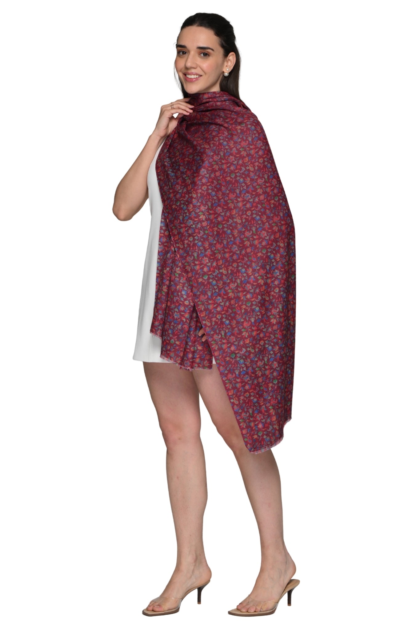 Reverisble Printed Mughal Stole – Women's Printed Stoles – Styling view | Taroob