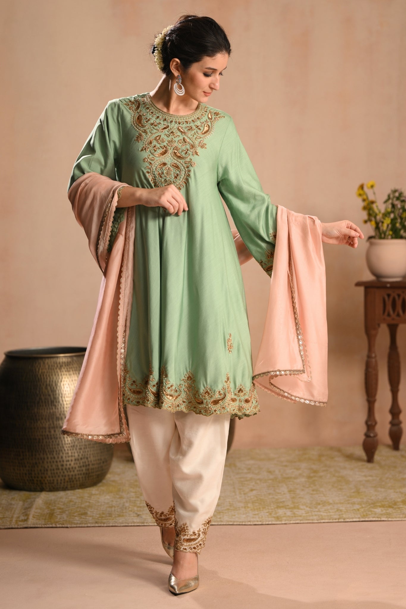 Women's Mint Green Zareen Handembroidered Kalidaar Kurta Set Taroob