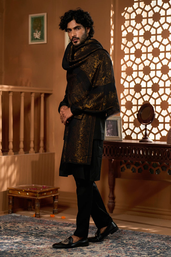 Taroob Fine Wool Shikara Zari Stole