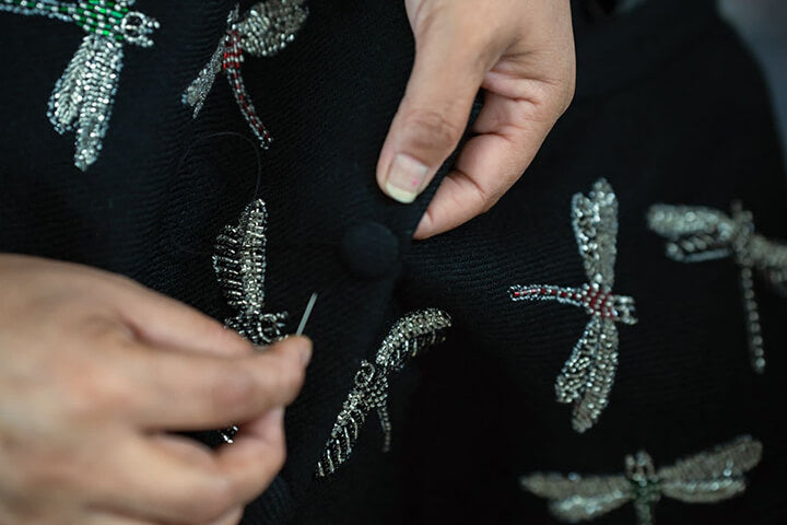 Hand button attachment at Taroob